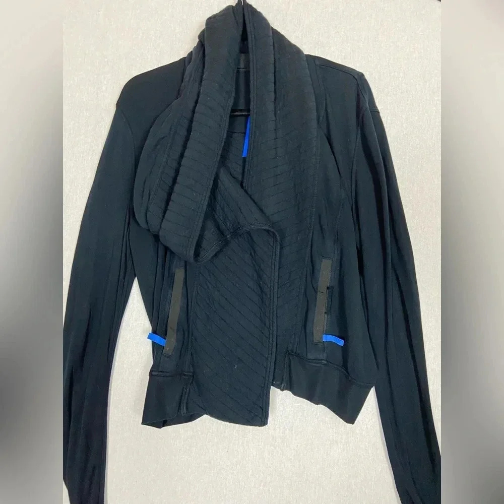 KIT AND ACE Wrap Up Stretch Jacket With Attached Scarf Black  EUC Sz 6 - Picture 6 of 13